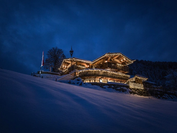 Privatchalet Jochberg in Tirol weihnachtlich beleuchtet