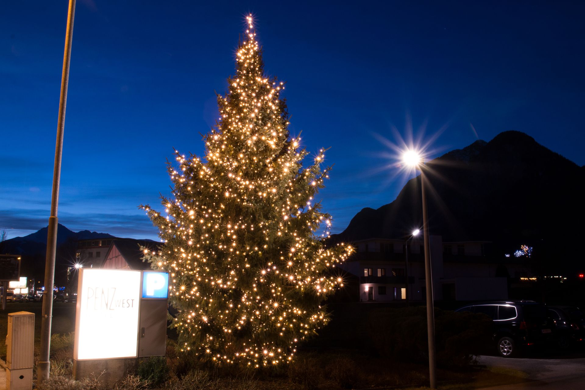 Wie viele Lichterketten benötige ich für meine Baumbeleuchtung?