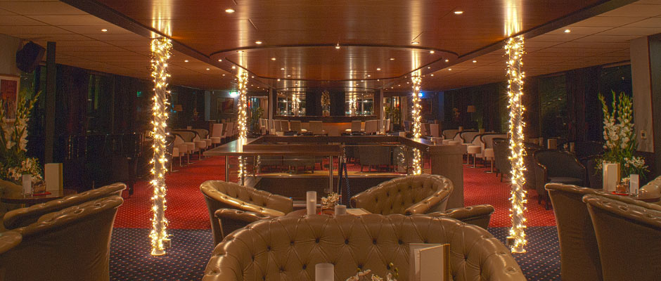 Donauschiff Amadeus Bar Innen