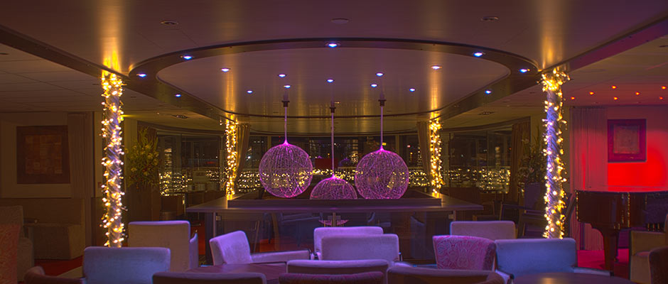 Donauschiff Amadeus Bar Treppe